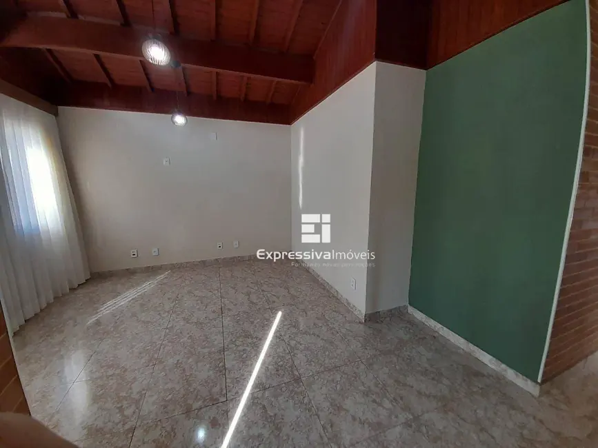 Foto 3 de Casa com 3 quartos à venda, 500m2 em Chácara Santa Cruz dos Pires, Itatiba - SP