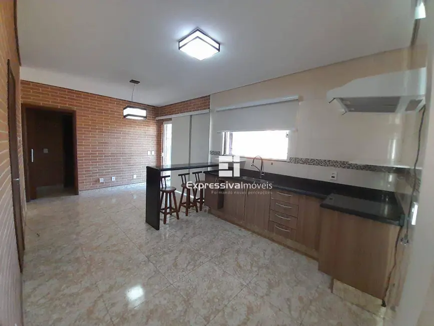 Foto 5 de Casa com 3 quartos à venda, 500m2 em Chácara Santa Cruz dos Pires, Itatiba - SP