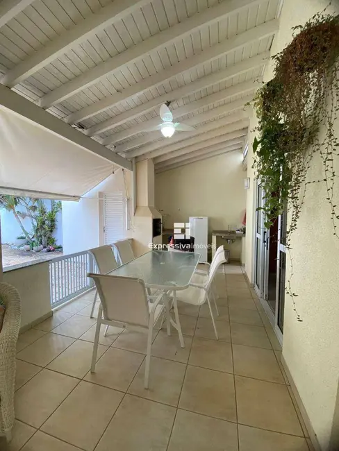 Foto 2 de Sobrado com 4 quartos à venda, 300m2 em Itatiba - SP