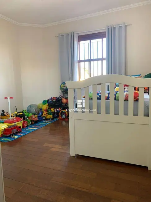 Foto 8 de Sobrado com 3 quartos à venda, 200m2 em Loteamento Fernando Momentel, Itatiba - SP