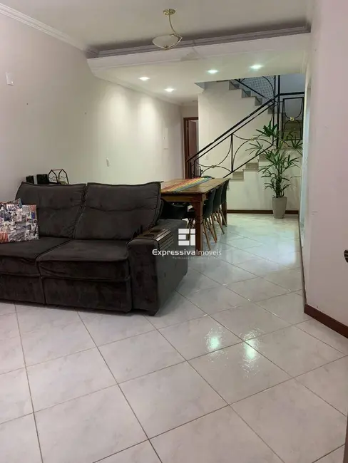 Foto 2 de Sobrado com 3 quartos à venda, 200m2 em Loteamento Fernando Momentel, Itatiba - SP