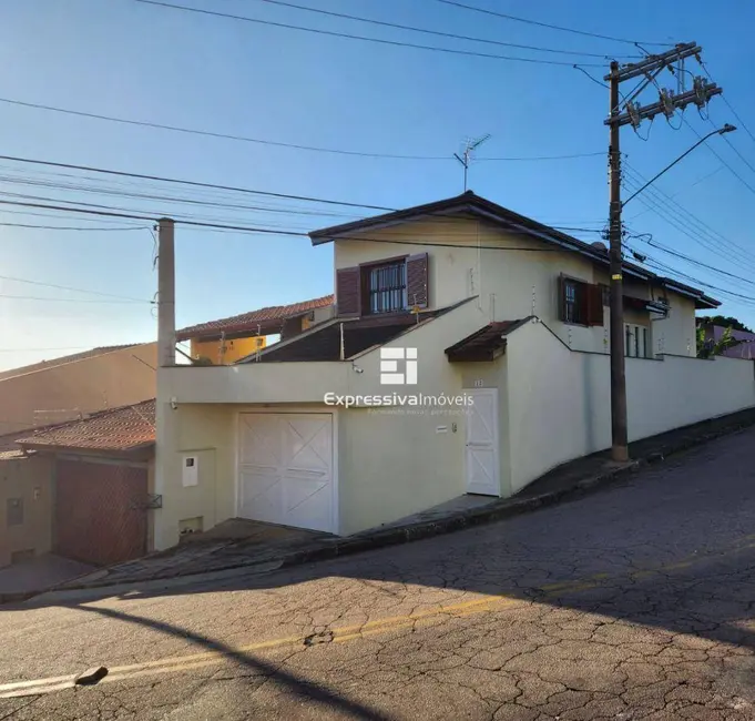 Foto 1 de Sobrado com 3 quartos à venda, 200m2 em Loteamento Fernando Momentel, Itatiba - SP