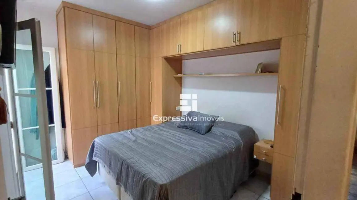 Foto 2 de Casa com 2 quartos à venda, 200m2 em Novo Cruzeiro, Itatiba - SP