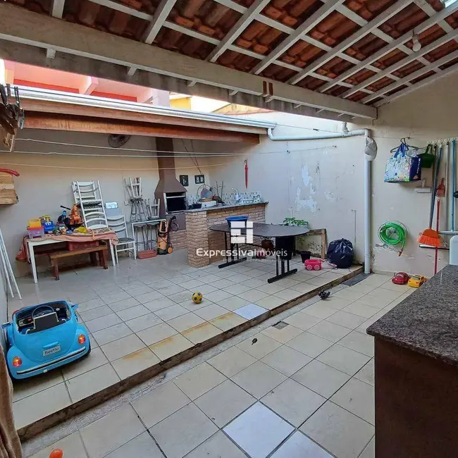 Foto 4 de Casa com 2 quartos à venda, 200m2 em Novo Cruzeiro, Itatiba - SP