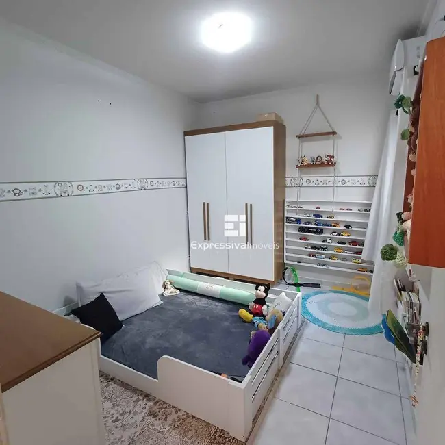 Foto 3 de Casa com 2 quartos à venda, 200m2 em Novo Cruzeiro, Itatiba - SP