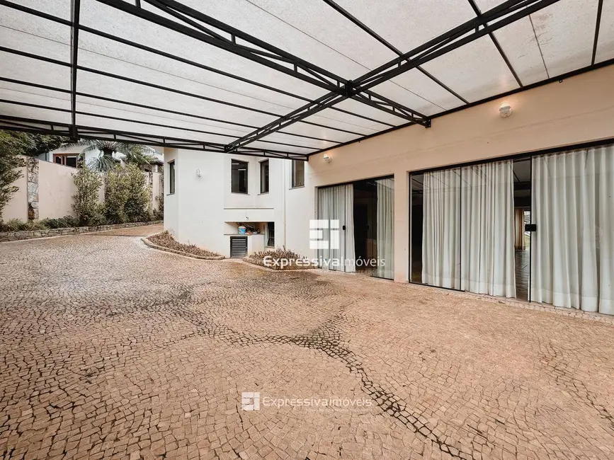 Foto 3 de Casa de Condomínio com 3 quartos para alugar, 1569m2 em Parque das Laranjeiras, Itatiba - SP