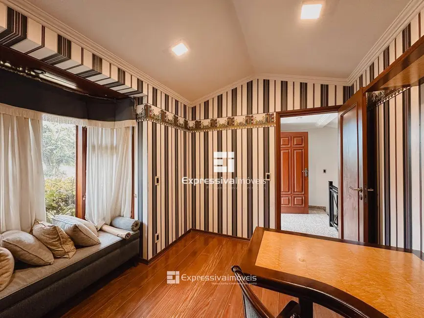 Foto 9 de Casa de Condomínio com 3 quartos para alugar, 1569m2 em Parque das Laranjeiras, Itatiba - SP