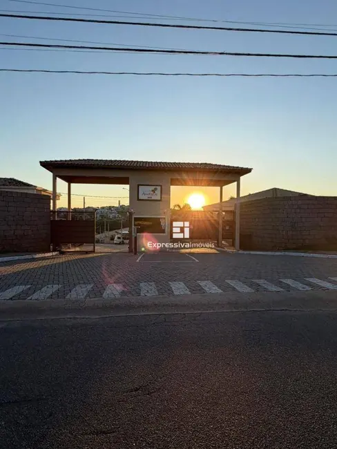 Foto 1 de Casa de Condomínio com 3 quartos para alugar, 130m2 em Parque das Laranjeiras, Itatiba - SP