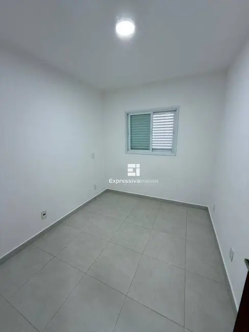 Foto 8 de Casa de Condomínio com 3 quartos para alugar, 130m2 em Parque das Laranjeiras, Itatiba - SP