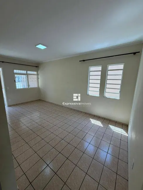 Foto 7 de Casa com 2 quartos à venda e para alugar, 125m2 em Centro, Itatiba - SP