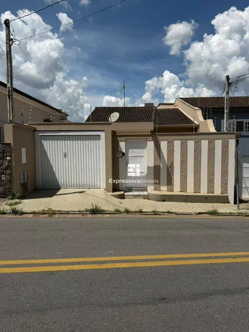 Foto 1 de Casa com 2 quartos à venda e para alugar, 125m2 em Centro, Itatiba - SP