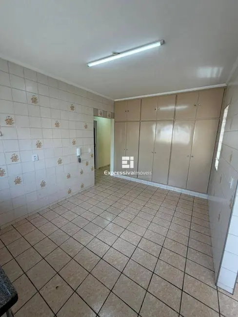 Foto 9 de Casa com 2 quartos à venda e para alugar, 125m2 em Centro, Itatiba - SP