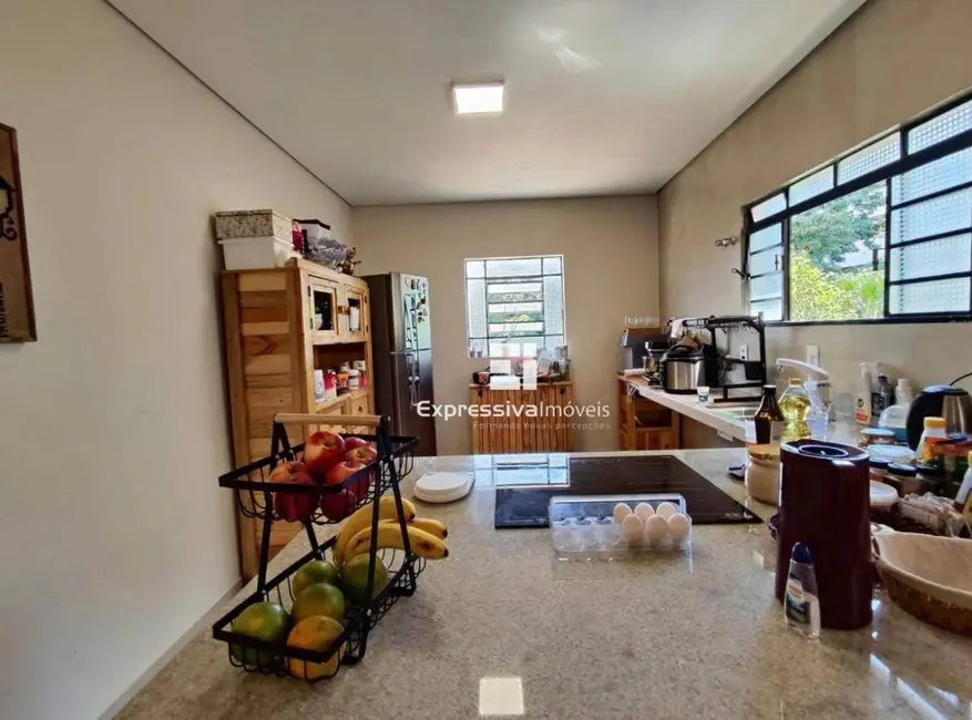 Foto 3 de Casa com 3 quartos à venda e para alugar, 300m2 em Centro, Itatiba - SP