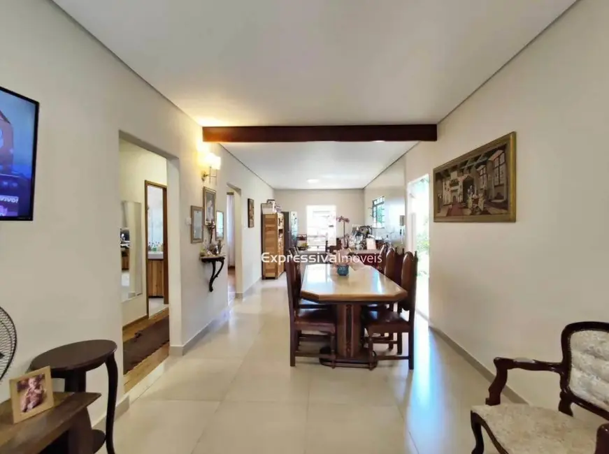 Foto 2 de Casa com 3 quartos à venda e para alugar, 300m2 em Centro, Itatiba - SP