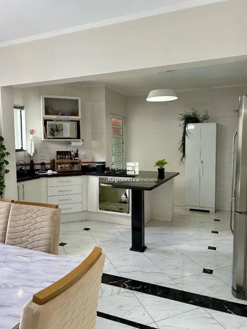 Casa com 3 quartos à venda, 336m2 em Itatiba - SP - imagem 9 Foto 9 de Casa com 3 quartos à venda, 336m2 em Itatiba - SP