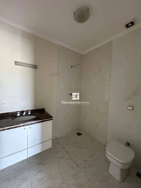 Foto 9 de Casa com 3 quartos à venda, 300m2 em Itatiba - SP