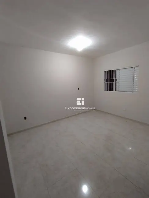 Foto 9 de Casa com 2 quartos à venda, 125m2 em Loteamento Parque da Colina II, Itatiba - SP