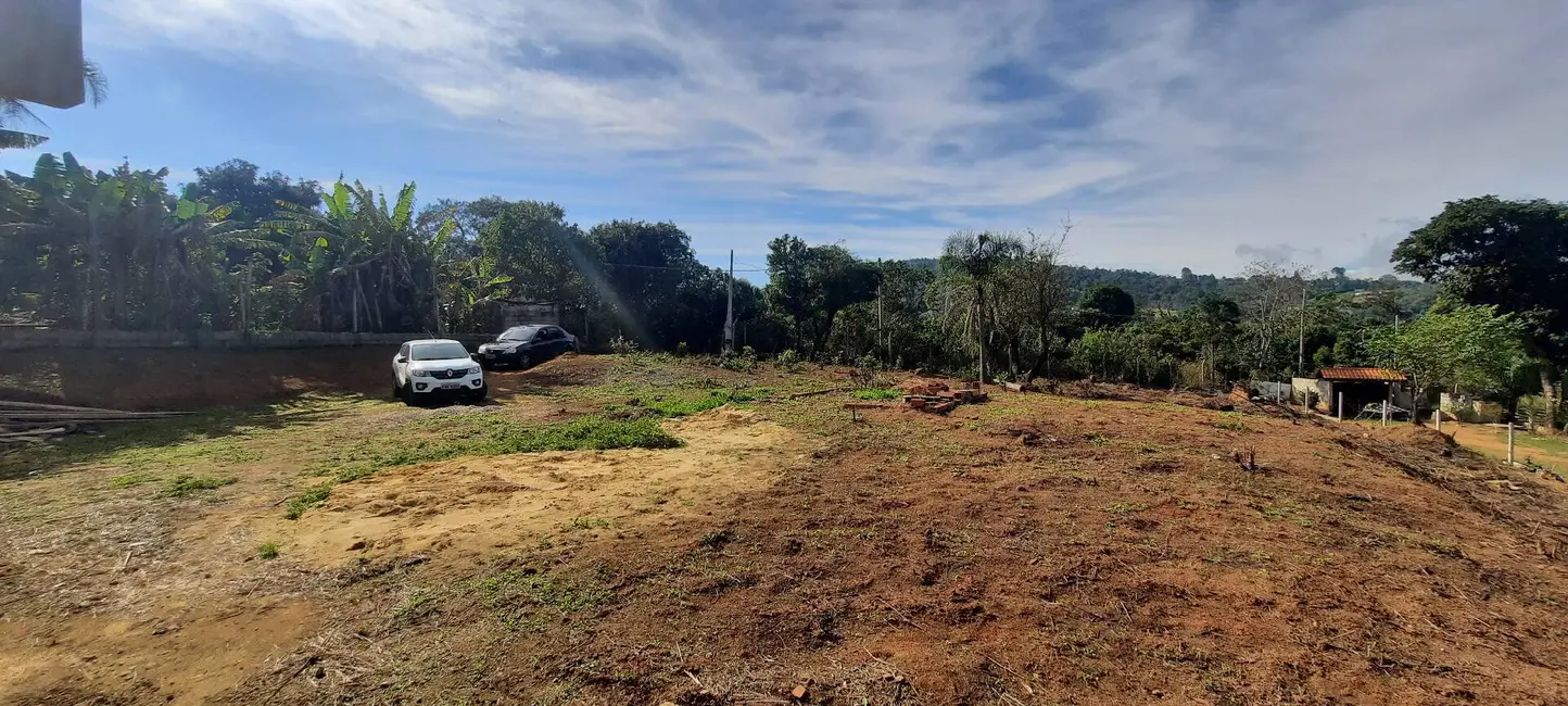Chácara com 2 quartos à venda e para alugar, 1000m2 em Mairinque - SP - imagem 3 Foto 3 de Chácara com 2 quartos à venda e para alugar, 1000m2 em Mairinque - SP
