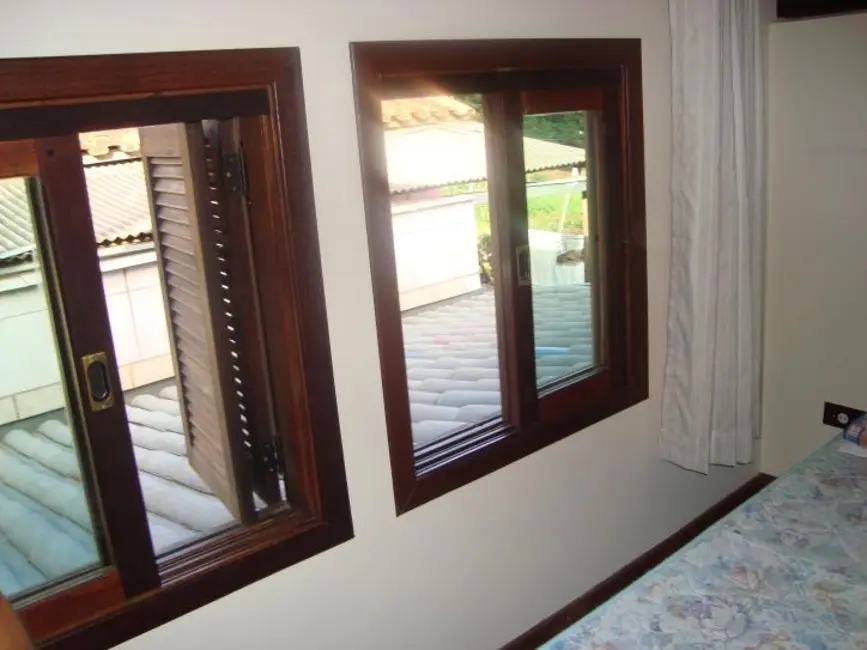 Foto 1 de Casa com 2 quartos à venda, 250m2 em Mairinque - SP
