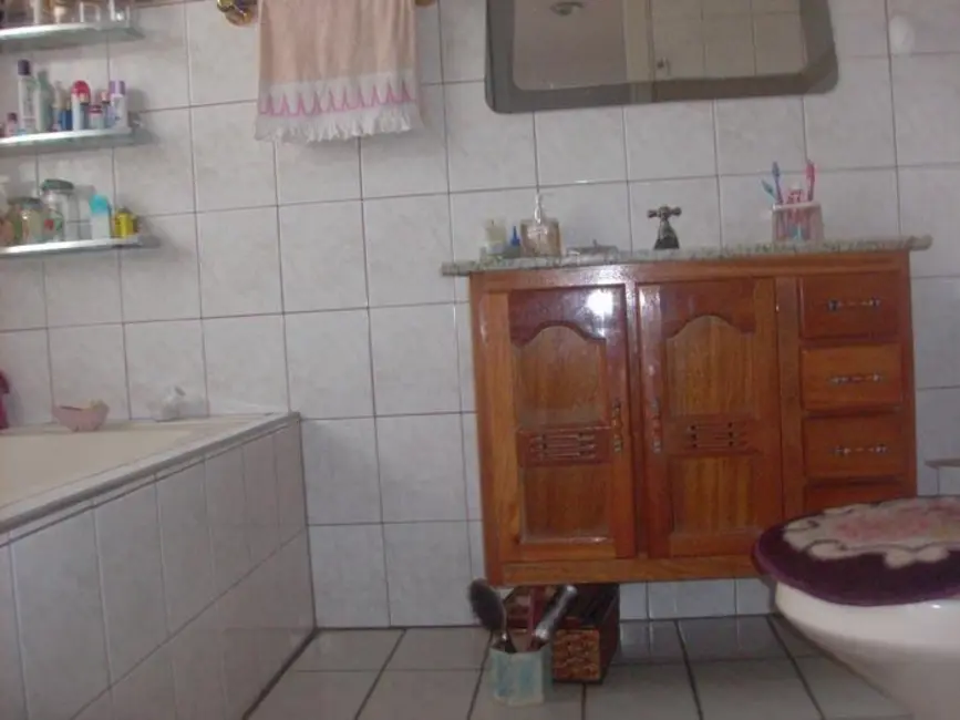 Casa com 3 quartos à venda e para alugar, 250m2 em Mairinque - SP - imagem 6 Foto 6 de Casa com 3 quartos à venda e para alugar, 250m2 em Mairinque - SP