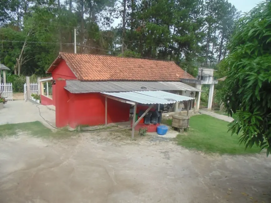 Chácara com 2 quartos à venda, 2260m2 em Mairinque - SP - imagem 5 Foto 5 de Chácara com 2 quartos à venda, 2260m2 em Mairinque - SP