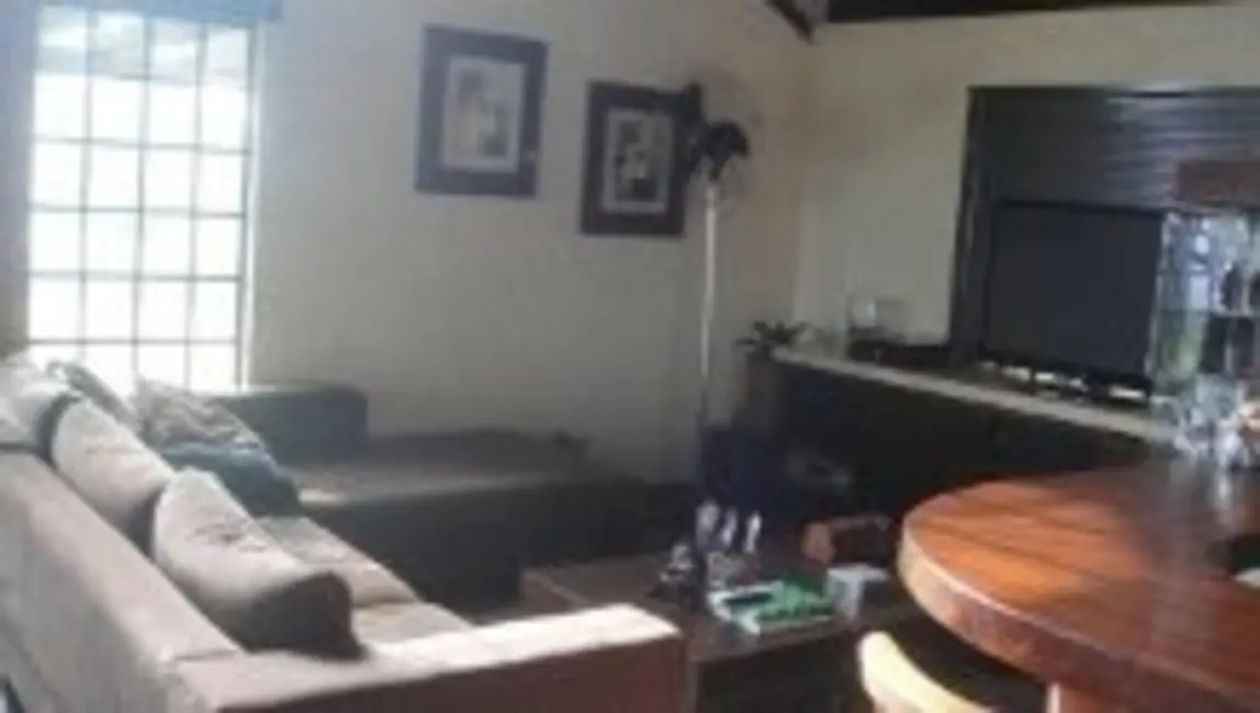 Chácara com 3 quartos à venda, 6000m2 em Mairinque - SP - imagem 6 Foto 6 de Chácara com 3 quartos à venda, 6000m2 em Mairinque - SP