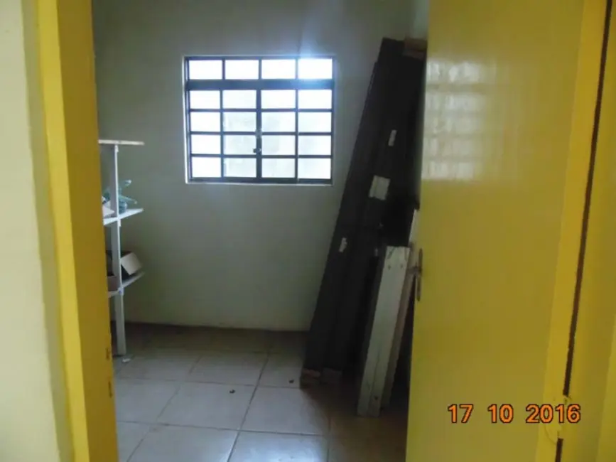 Foto 2 de Casa com 2 quartos à venda, 250m2 em Mairinque - SP