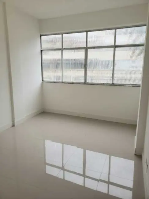 Foto 1 de Kitnet com 1 quarto à venda, 32m2 em Rio De Janeiro - RJ