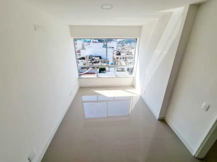 Foto 2 de Apartamento com 3 quartos à venda, 105m2 em Rio De Janeiro - RJ