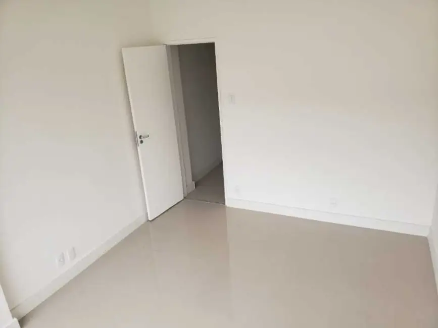 Kitnet à venda, 32m2 em Rio De Janeiro - RJ - imagem 3 Foto 3 de Kitnet à venda, 32m2 em Rio De Janeiro - RJ