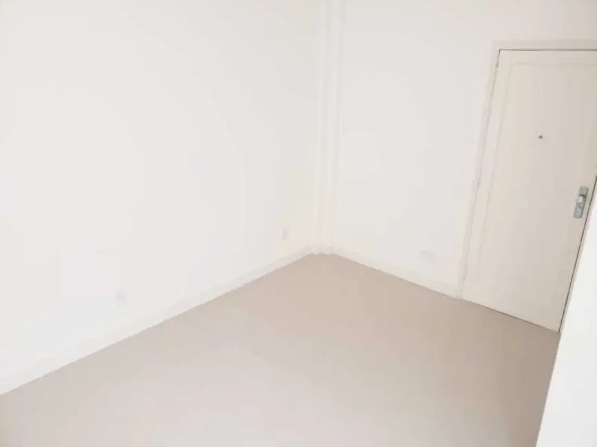 Foto 2 de Kitnet à venda, 20m2 em Rio De Janeiro - RJ