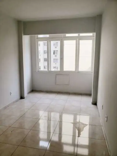 Kitnet à venda, 40m2 em Rio De Janeiro - RJ - imagem 1 Foto 1 de Kitnet à venda, 40m2 em Rio De Janeiro - RJ