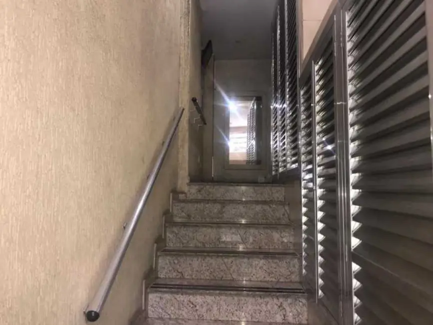 Kitnet com 1 quarto à venda, 34m2 em Rio De Janeiro - RJ - imagem 2 Foto 2 de Kitnet com 1 quarto à venda, 34m2 em Rio De Janeiro - RJ