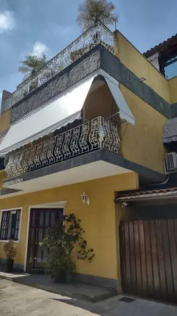 Casa de Condomínio com 3 quartos à venda, 181m2 em Rio De Janeiro - RJ - imagem 2 Foto 2 de Casa de Condomínio com 3 quartos à venda, 181m2 em Rio De Janeiro - RJ