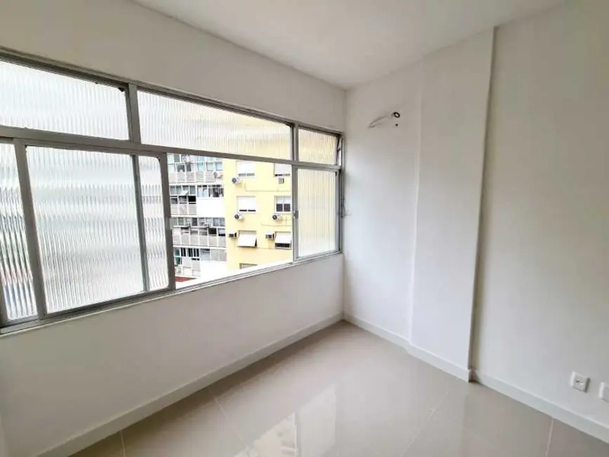 Foto 2 de Kitnet à venda, 30m2 em Rio De Janeiro - RJ