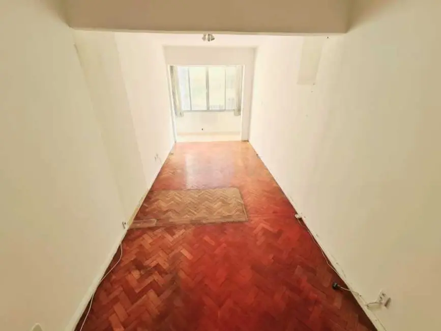 Kitnet à venda, 35m2 em Rio De Janeiro - RJ - imagem 2 Foto 2 de Kitnet à venda, 35m2 em Rio De Janeiro - RJ