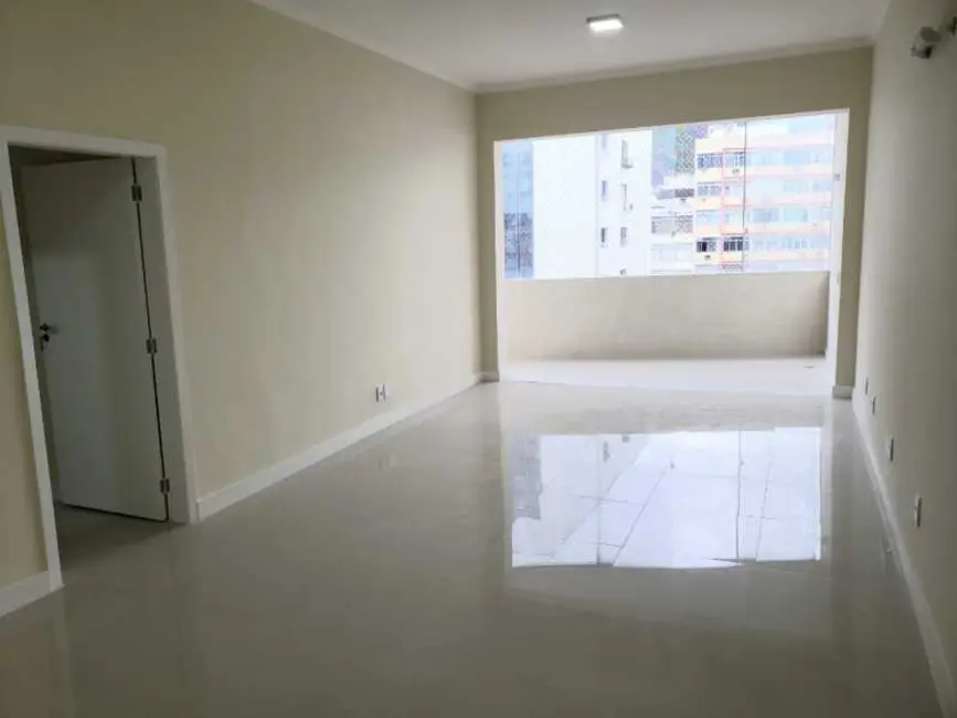 Foto 2 de Apartamento com 3 quartos à venda, 120m2 em Rio De Janeiro - RJ