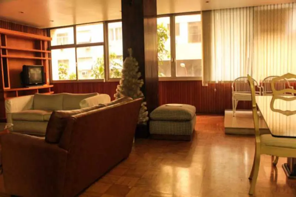 Foto 2 de Apartamento com 4 quartos à venda, 220m2 em Rio De Janeiro - RJ