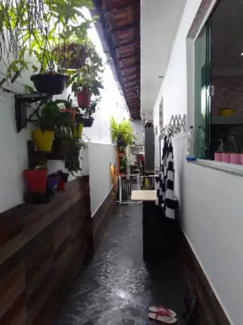 Foto 2 de Casa com 2 quartos à venda, 100m2 em Rio De Janeiro - RJ