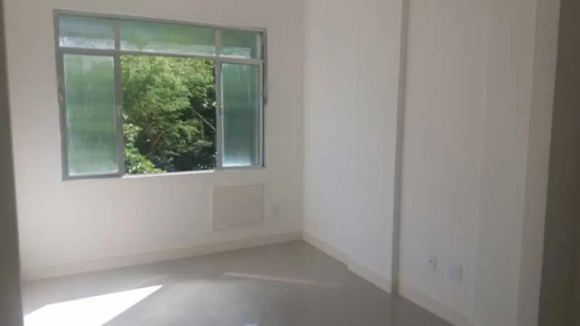 Kitnet à venda, 30m2 em Rio De Janeiro - RJ - imagem 3 Foto 3 de Kitnet à venda, 30m2 em Rio De Janeiro - RJ