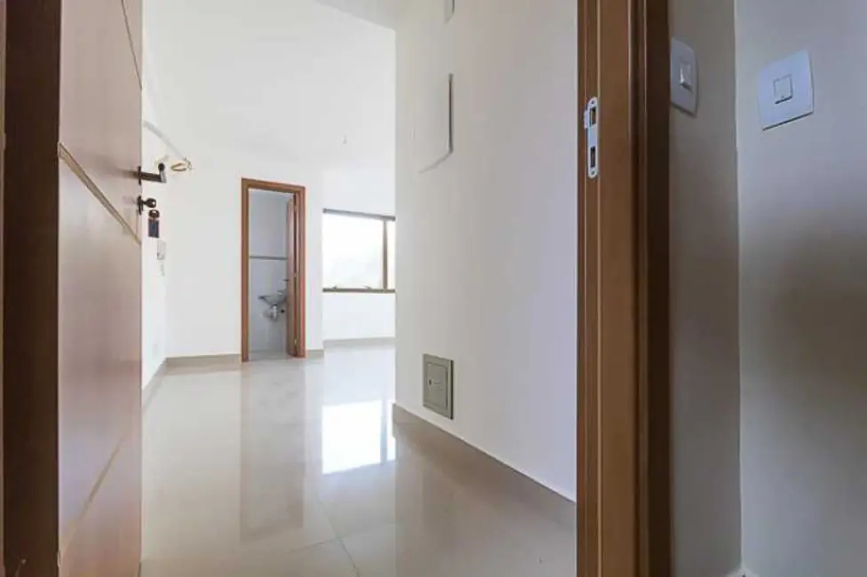 Sala Comercial à venda, 37m2 em Rio De Janeiro - RJ - imagem 2 Foto 2 de Sala Comercial à venda, 37m2 em Rio De Janeiro - RJ