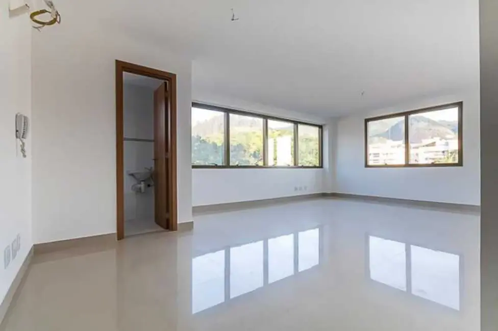 Sala Comercial à venda, 37m2 em Rio De Janeiro - RJ - imagem 6 Foto 6 de Sala Comercial à venda, 37m2 em Rio De Janeiro - RJ