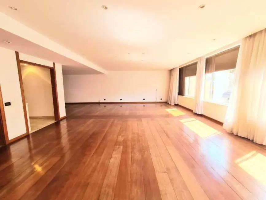 Foto 2 de Apartamento com 4 quartos à venda, 220m2 em Rio De Janeiro - RJ