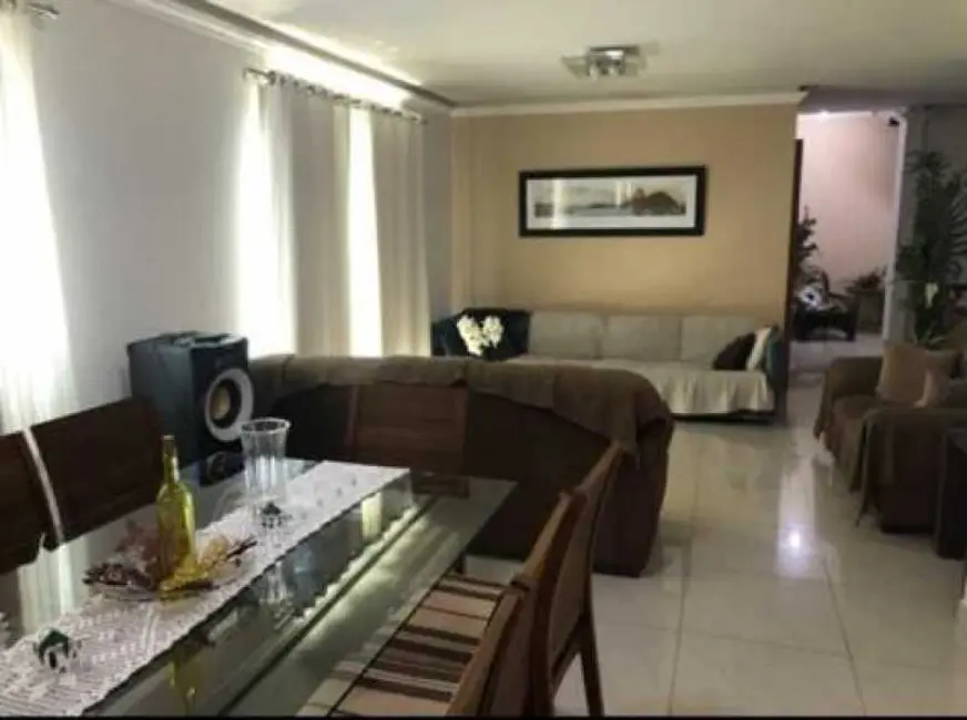 Foto 2 de Casa com 5 quartos à venda, 330m2 em Rio De Janeiro - RJ