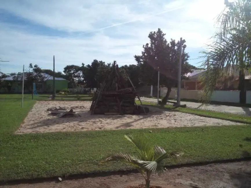 Foto 2 de Terreno / Lote à venda, 360m2 em Araruama - RJ
