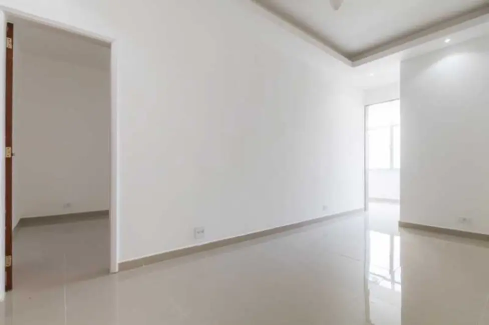 Foto 2 de Apartamento com 1 quarto à venda, 50m2 em Rio De Janeiro - RJ