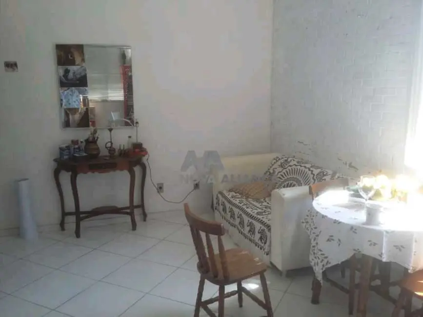 Apartamento com 1 quarto à venda, 100m2 em Rio De Janeiro - RJ - imagem 5 Foto 5 de Apartamento com 1 quarto à venda, 100m2 em Rio De Janeiro - RJ