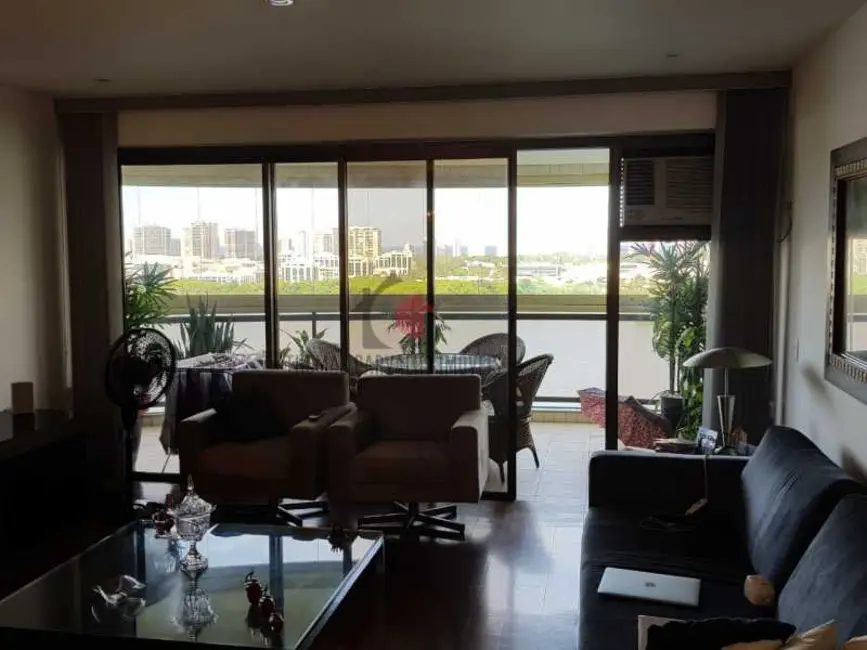 Apartamento com 3 quartos à venda, 145m2 em Rio De Janeiro - RJ - imagem 6 Foto 6 de Apartamento com 3 quartos à venda, 145m2 em Rio De Janeiro - RJ