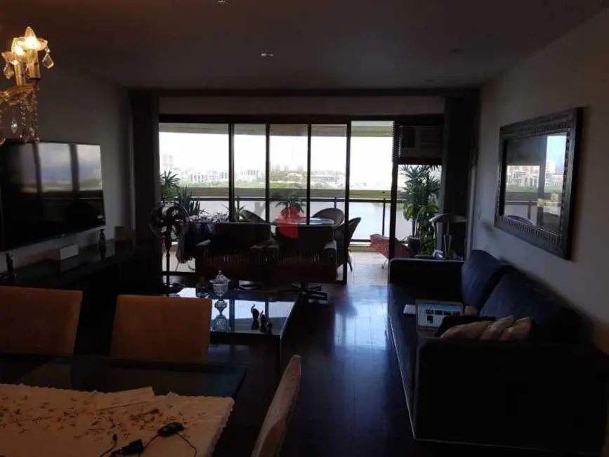 Apartamento com 3 quartos à venda, 145m2 em Rio De Janeiro - RJ - imagem 4 Foto 4 de Apartamento com 3 quartos à venda, 145m2 em Rio De Janeiro - RJ