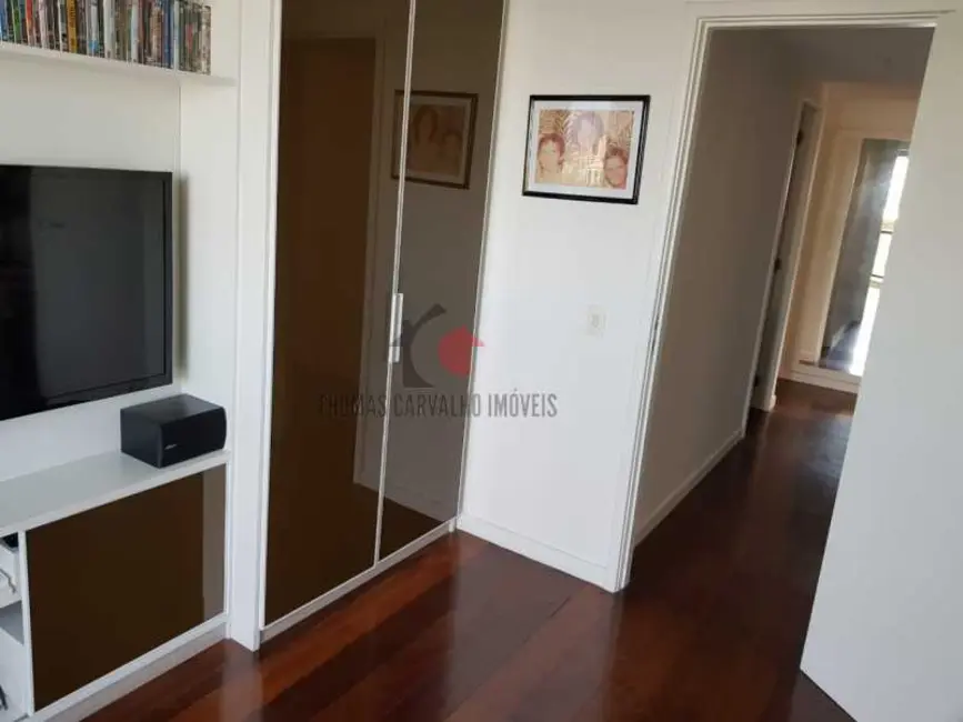 Apartamento com 3 quartos à venda, 145m2 em Rio De Janeiro - RJ - imagem 8 Foto 8 de Apartamento com 3 quartos à venda, 145m2 em Rio De Janeiro - RJ
